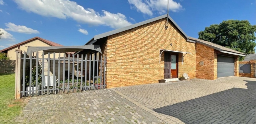 3 Bedroom Property for Sale in Vaalpark Free State